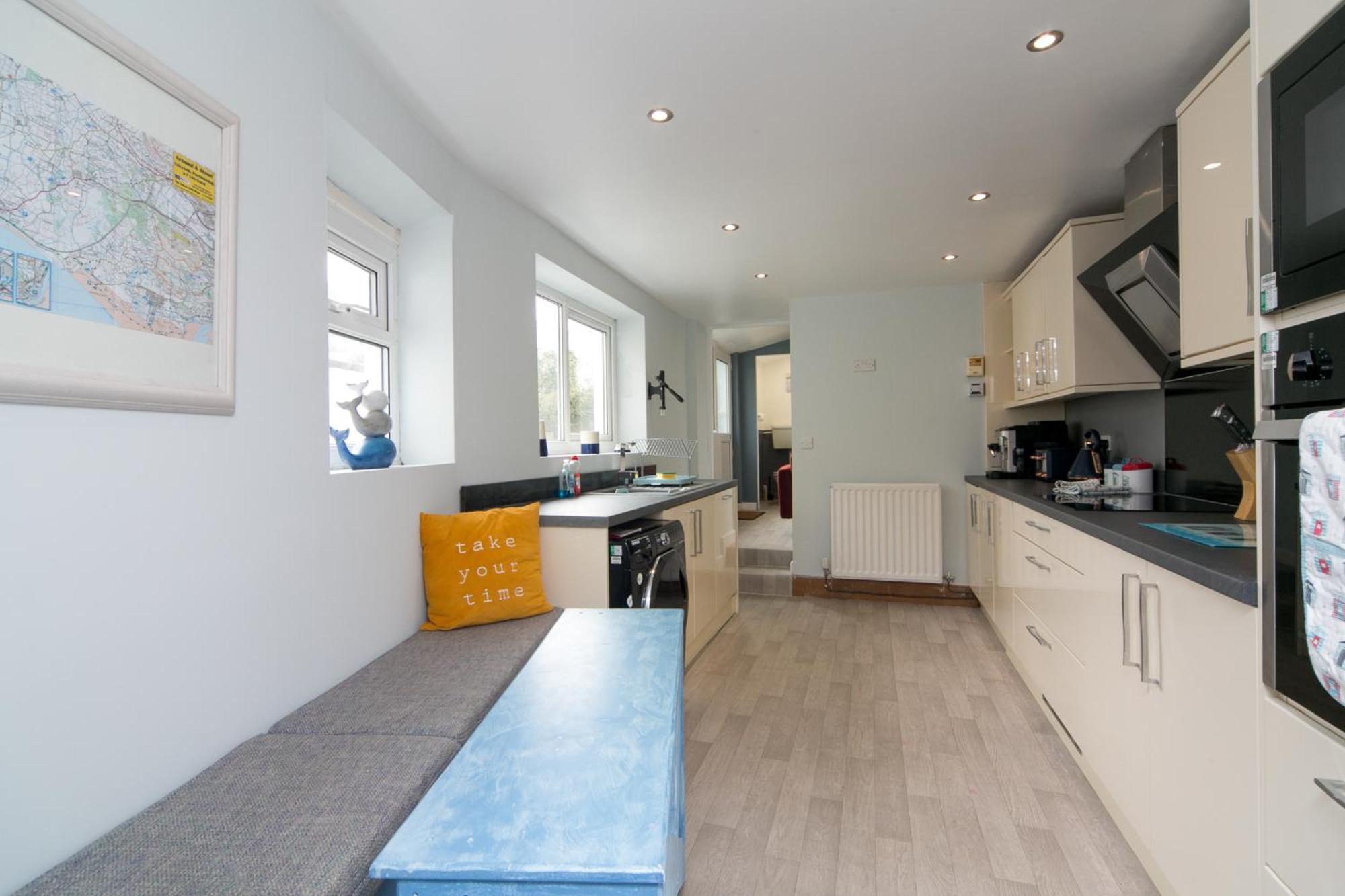 6 Afallon, Beachside Holiday House Criccieth Exterior photo
