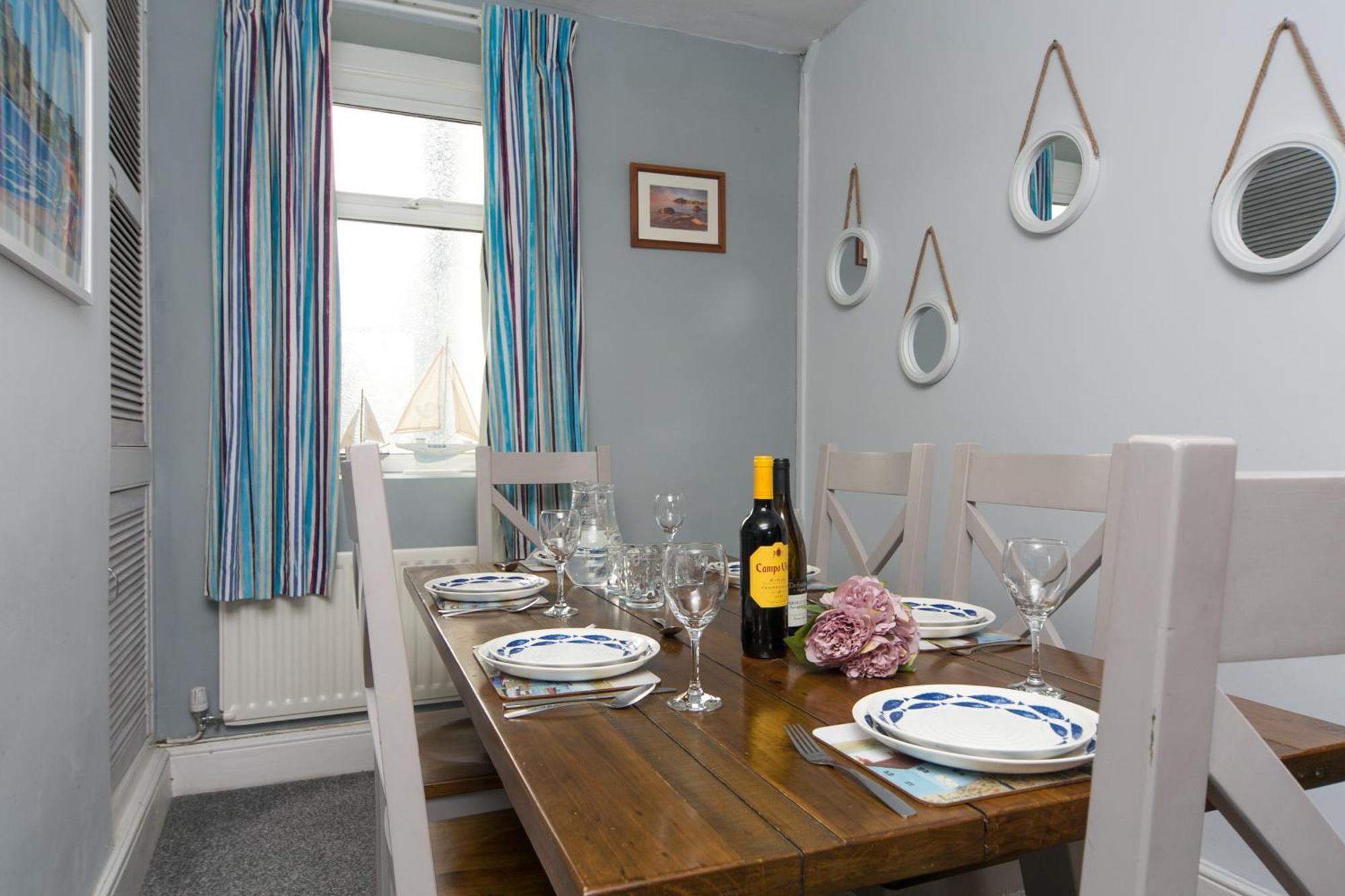 6 Afallon, Beachside Holiday House Criccieth Exterior photo