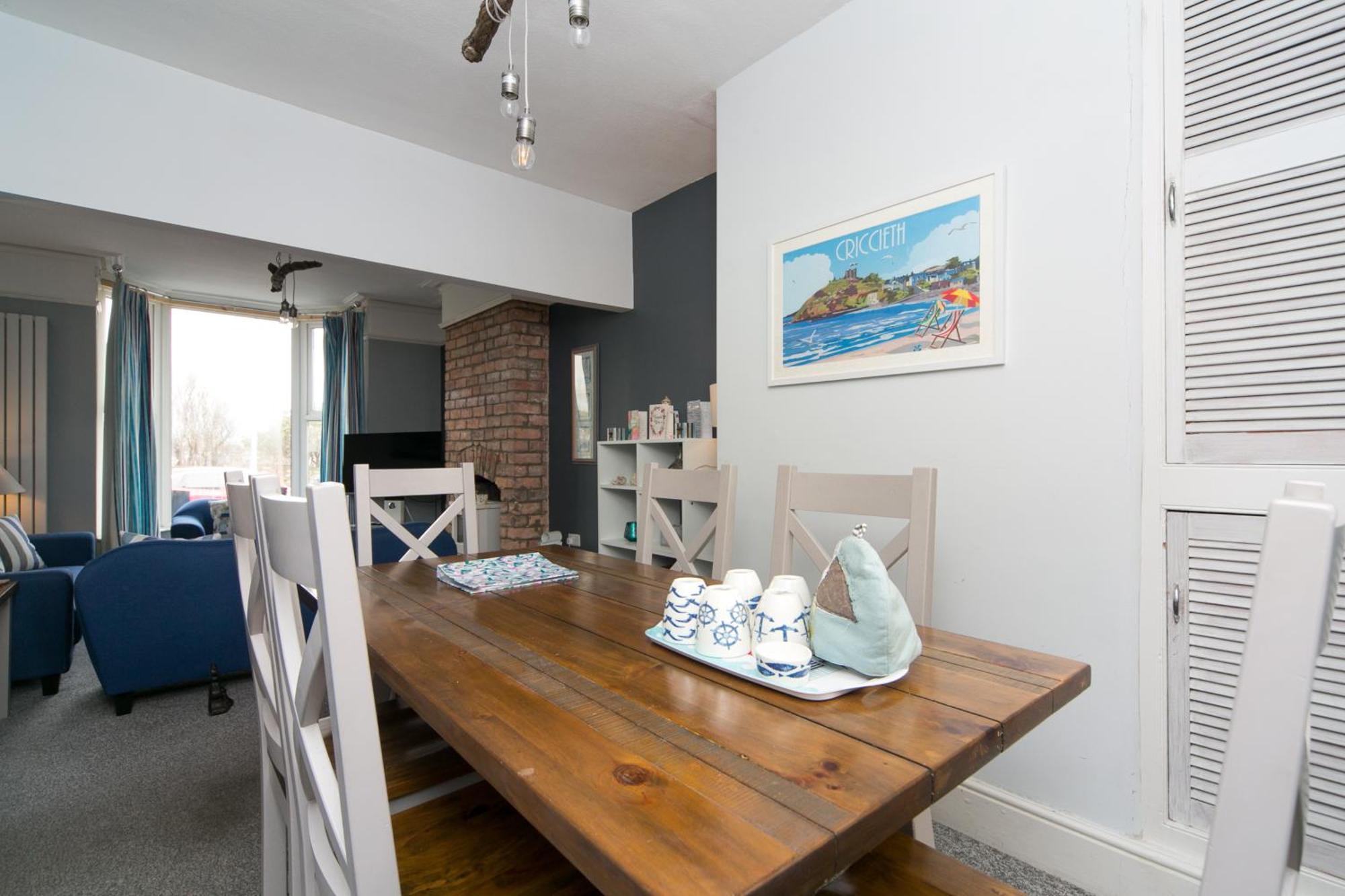 6 Afallon, Beachside Holiday House Criccieth Exterior photo